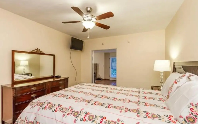 Encanto Bungalow By Signature Vacation Rentals