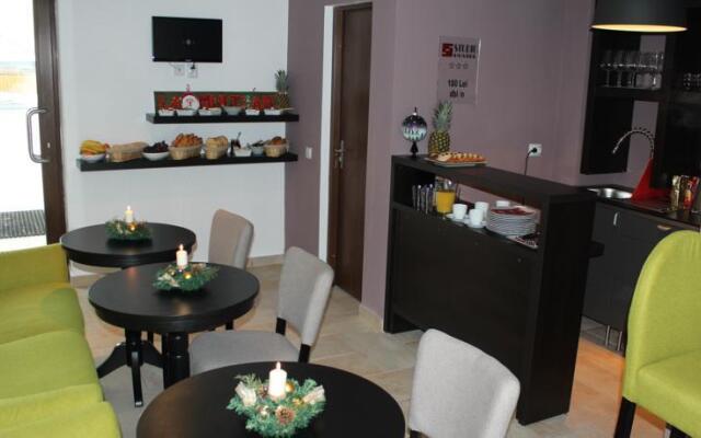 Studio Hostel