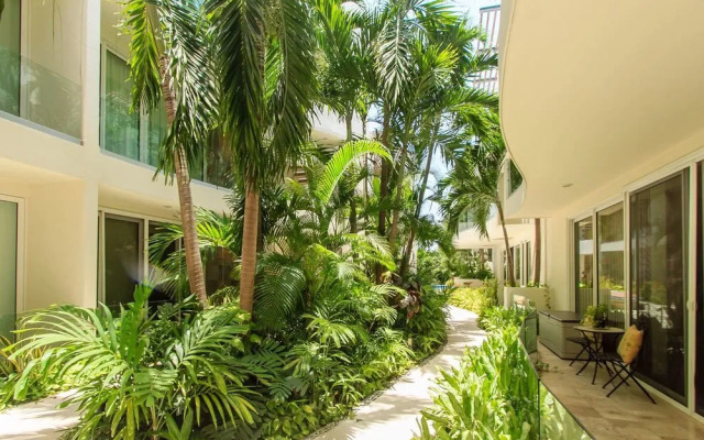 Mamitas 1104 2 Bedrooms and Terrace by RedAwning