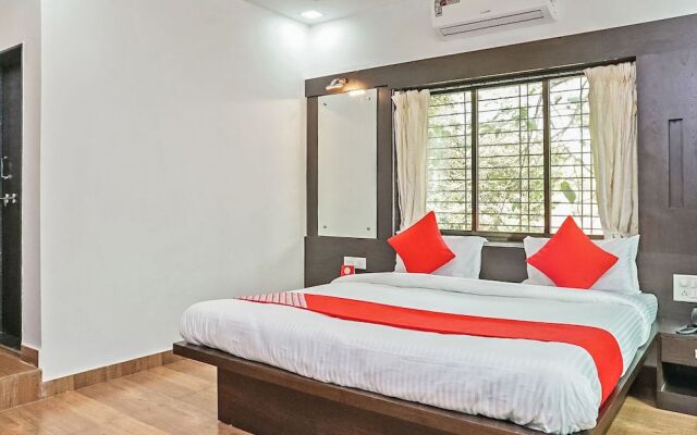 OYO 24932 Hotel Royal Stay