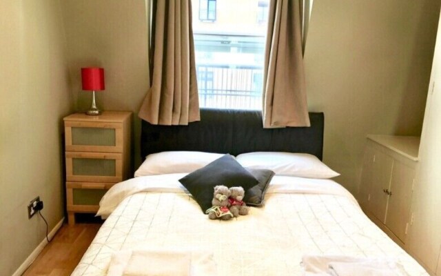 Beautiful & Bright Apartment Next To Museums