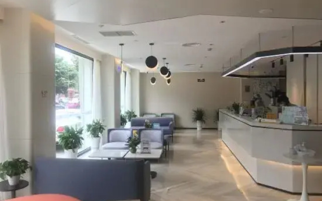 MQ Hotel (Chengdu Kuanzhai Alley Kuixinglou Street Branch)
