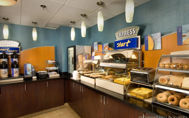 Holiday Inn Express Washington DC - BW Parkway by IHG