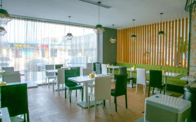 Clarity Hotel (Yishui Bus Terminal)