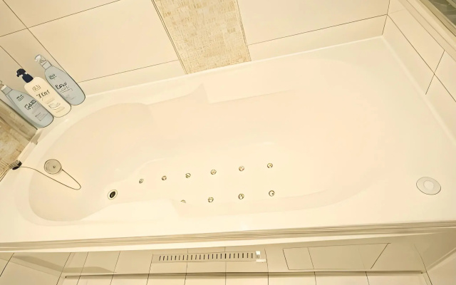 Hotel-D