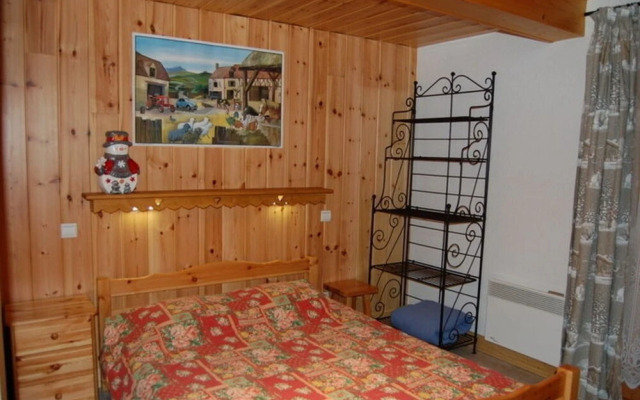 Spacious Holiday Home Near Center of Champagny