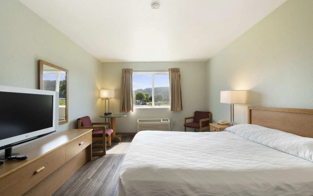 Garibaldi Inn at the Bay