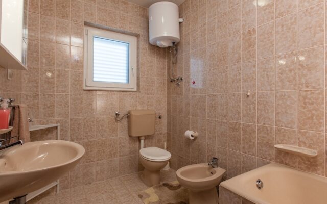 Modern Holiday Home in Podstrana With Pool