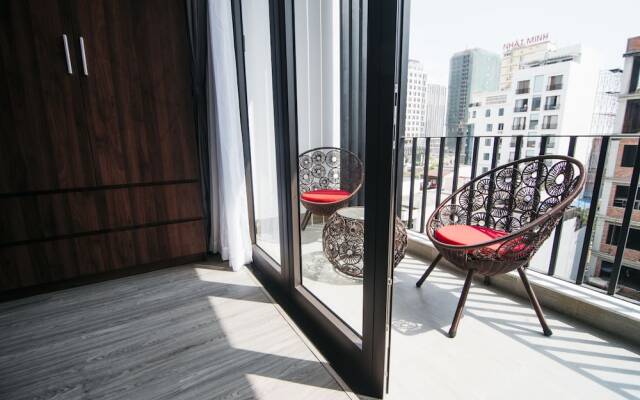 Royal Lion Hotel and Apartment