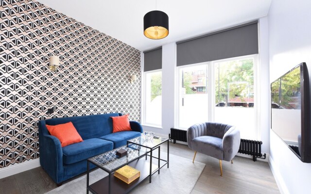 Stylish & Spacious Deluxe Apartments near Victoria Station