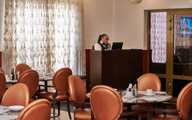 Oak Havens  Hotel