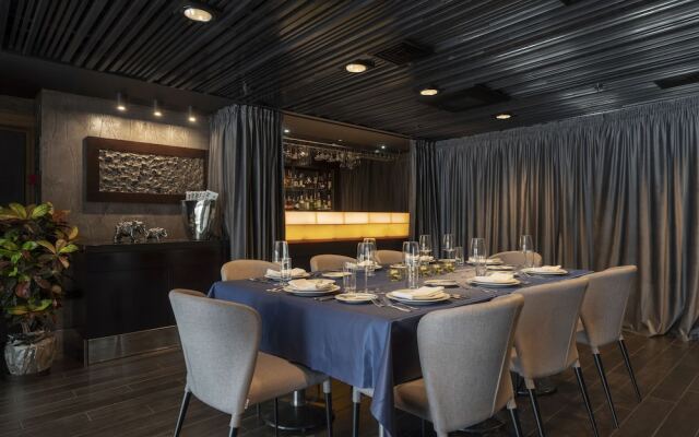 Дизайн-отель 11 Mirrors