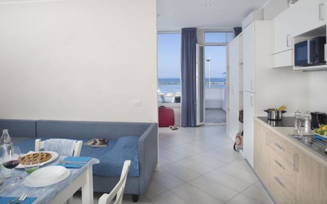White Suite  Apartments