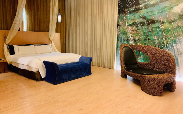 Her Home Spa Motel Chiayi