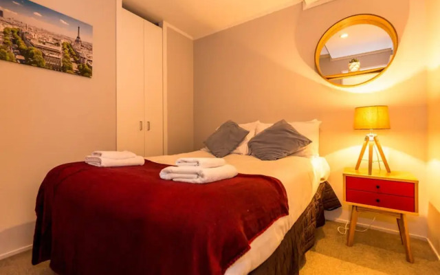 Cosy 2 Bedroom Apartment in the Heart of Auckland