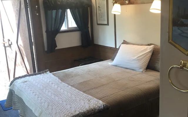 Wood River Lodge