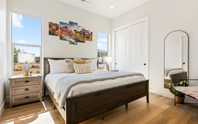 Green Acres 8 Bedroom Townhouse