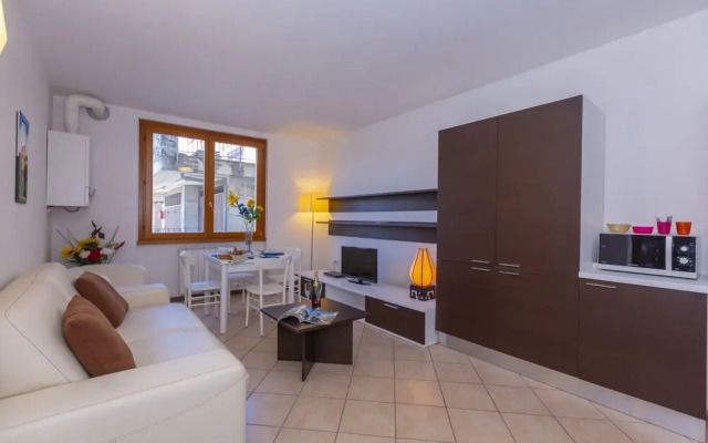 Fontana Del Lago Apt. 13