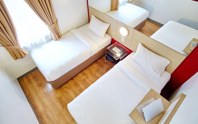 Red Planet Makati Amorsolo