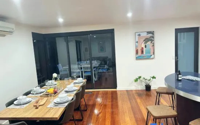 Lipscombe Mt Wellington view luxury house