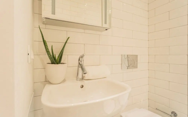 Your Private Harbour Nearby George Clooney by Rent all Como