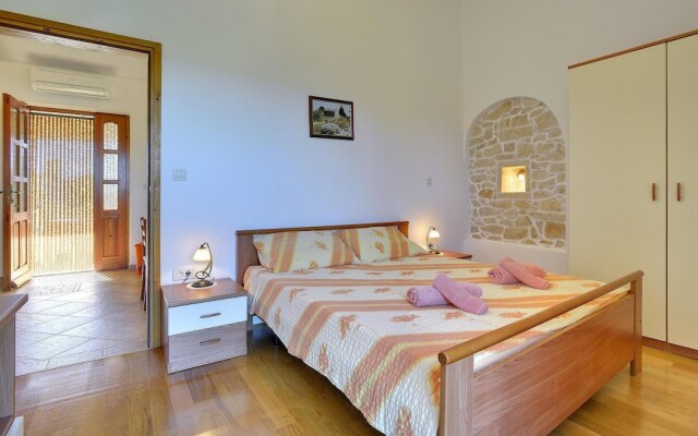 Amazing Apartment in Rakalj With 1 Bedrooms and Wifi