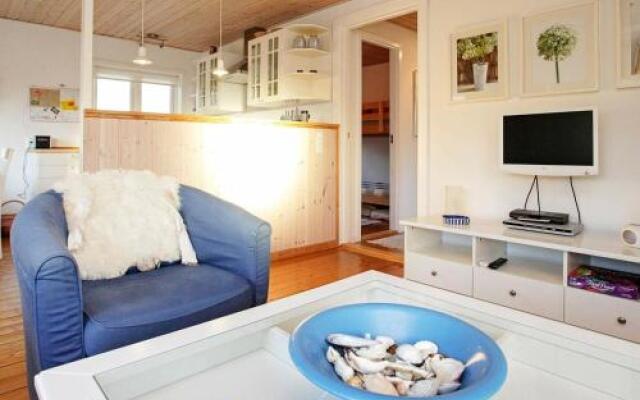 Two-Bedroom Holiday home in Læsø 2