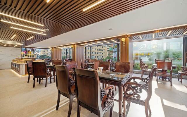 Monalisa Luxury Hotel