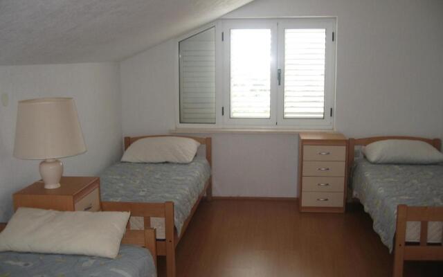 Apartments Ćenan