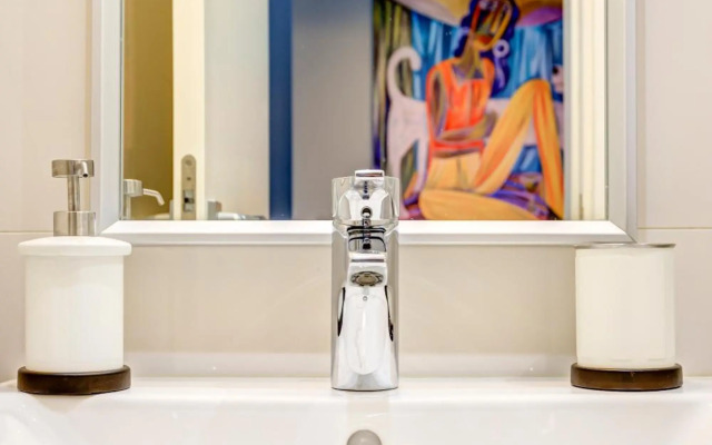 Park Loft next to Eagle's Bridge