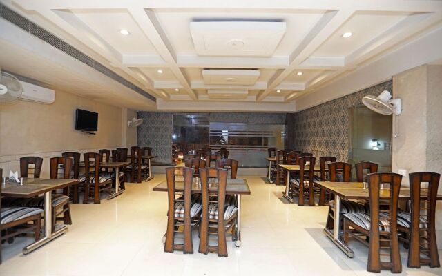 Capital O 445 Impress Hotel