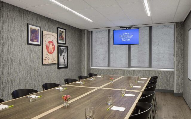 Fairfield Inn & Suites Chicago Downtown / Magnificent Mile