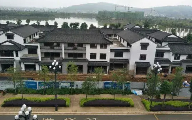 Ford Land Hotel