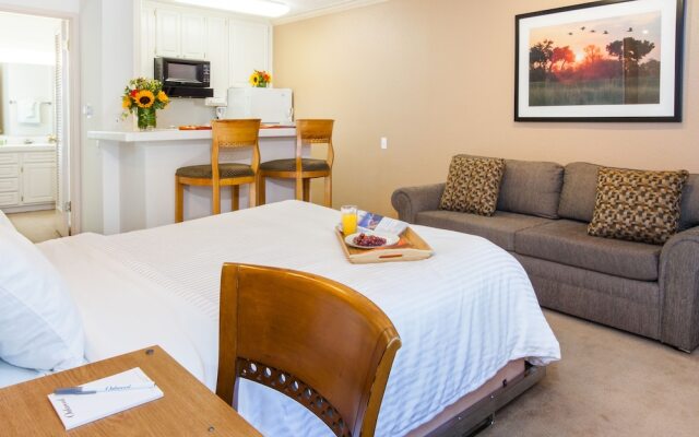 Oakwood Toluca Hills