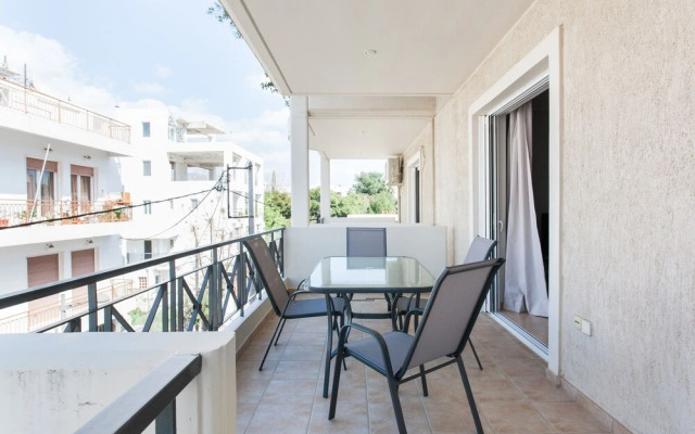 UPSTREET Superb & Comfy 2 BD Apt-Marousi