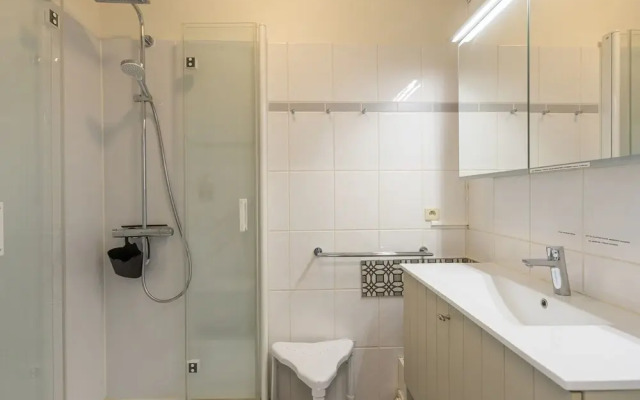 Nice Apartment With Shared Pool