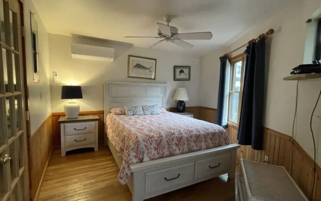 Dune Rose 3 Bedroom Cottage by RedAwning