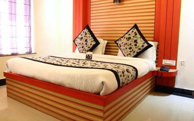 OYO Premium Pacific Mall Rajpur Road