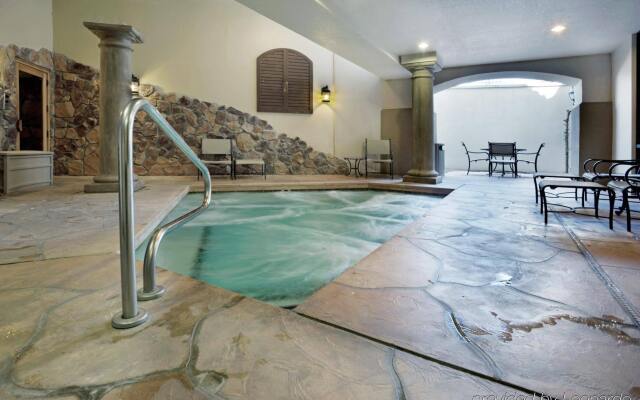 Holiday Inn Express Hotel & Suites Marina - State Beach Area by IHG