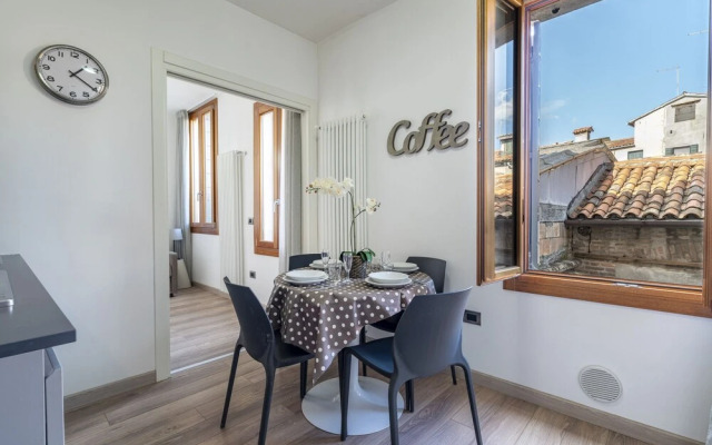 Sea to Sky Apartments Faville