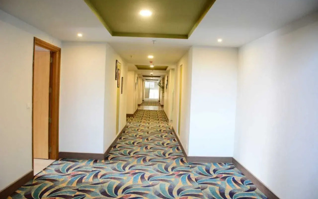 Four Leaf Service Suites