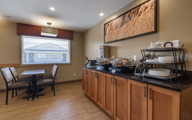 SureStay Plus Hotel By Best Western Salmon Arm
