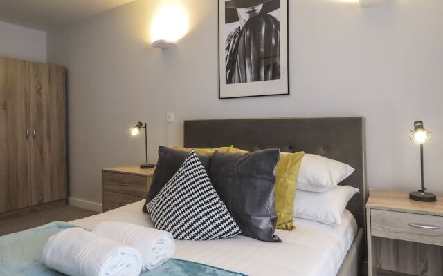 Tudors eSuites Birmingham Apartments with Gated Parking