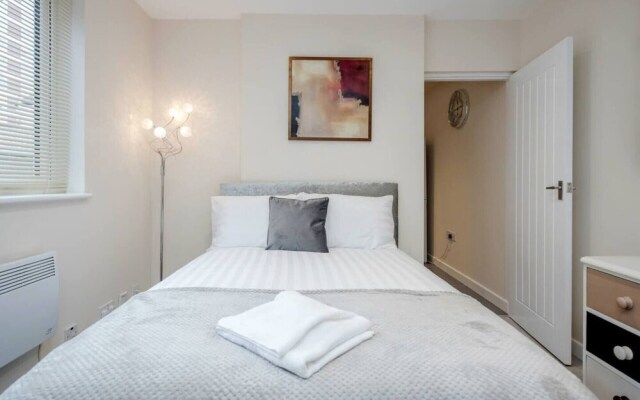 Bedford Hospital Studio Apartment - Victoria B