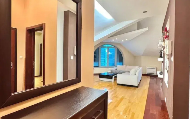 Rooftop Elegance Suite