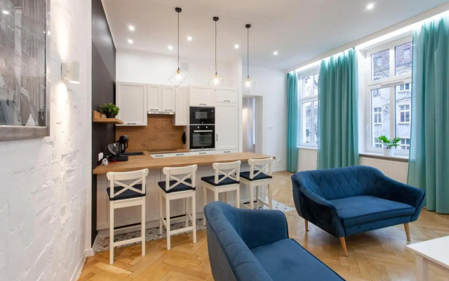 Victoria Apartment