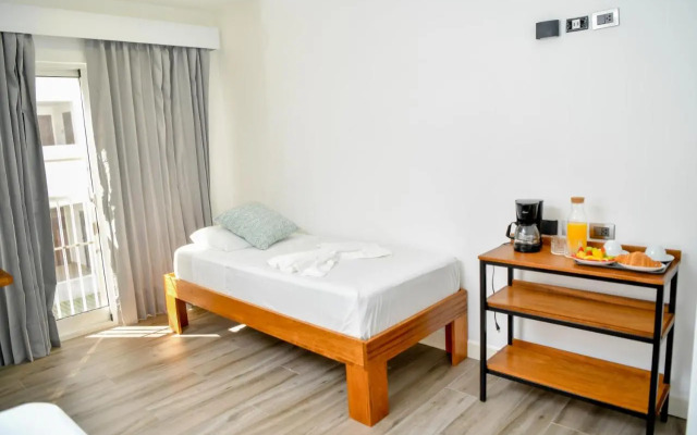 Yara Beach Apartahotel