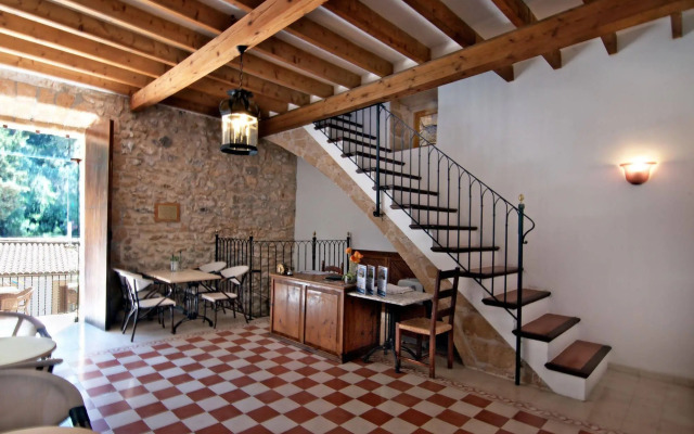 Petit Hotel Hostatgeria La Victoria