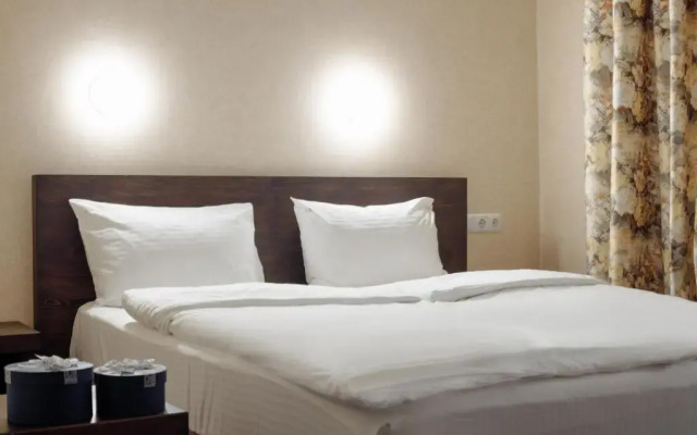 Private Rooms in Hotel Lift 1R