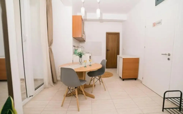Room-comfort Apartment With Sea View & P